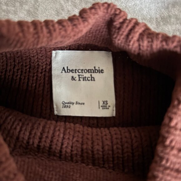 Abercrombie & Fitch Mock Neck Sweater - Picture 9 of 9